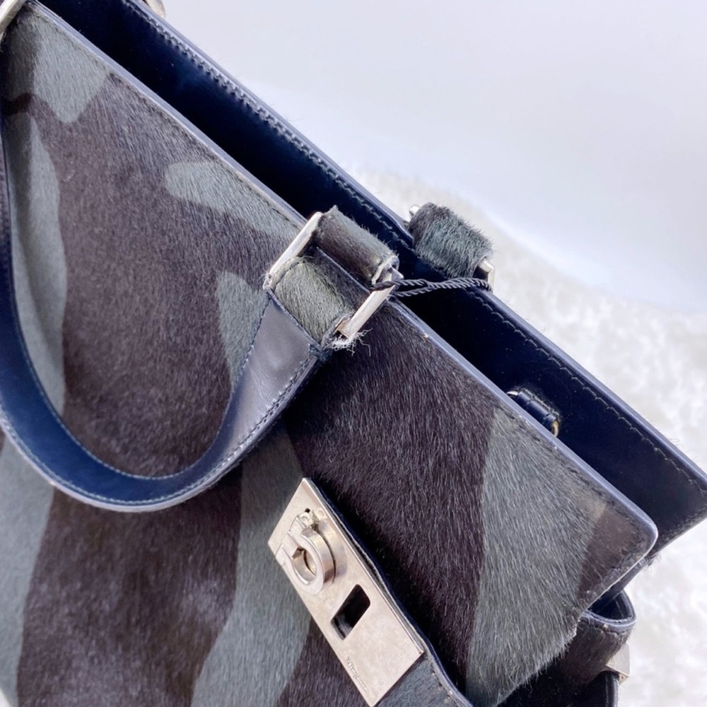 Authentic Salvador Ferragamo Bag - Picture 15 of 16